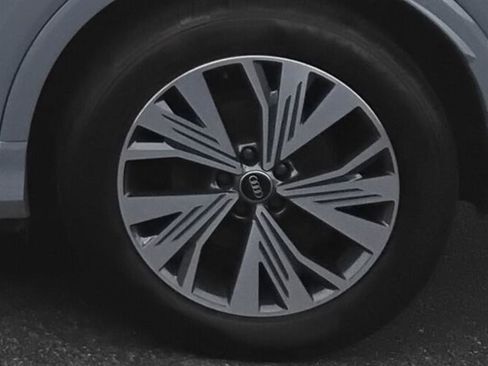 Used 2025 Audi Q4 e-tron Premium image 13