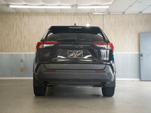 Used 2021 Toyota RAV4 XLE Premium AWD/4WD image 8
