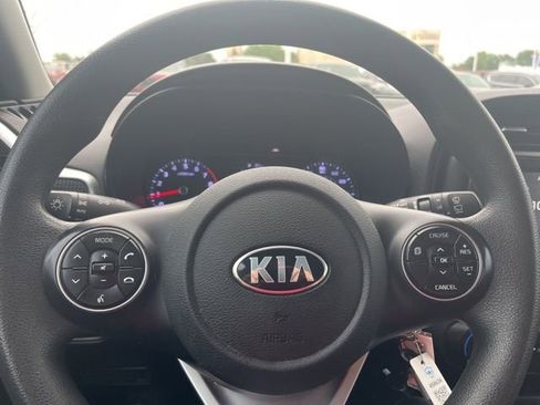 Used 2021 Kia Soul S FWD image 12