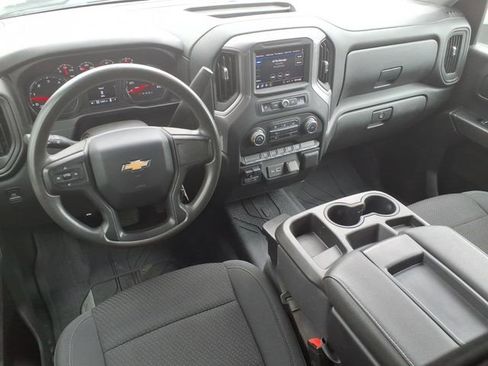 Used 2022 Chevrolet Silverado 2500 Custom w/ Custom Value Package AWD/4WD image 4