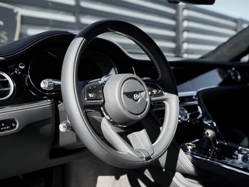 Used 2024 Bentley Flying Spur S V8 image 32