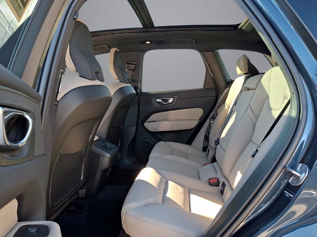 Certified 2026 Volvo XC60 B5 Core AWD/4WD image 26