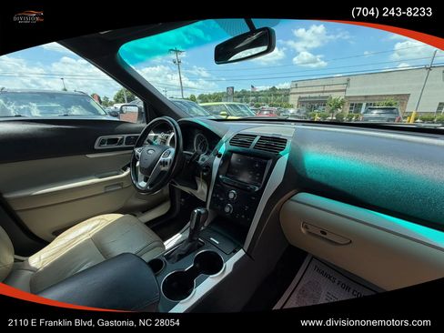 Used 2015 Ford Explorer XLT w/ Equipment Group 202B FWD image 13