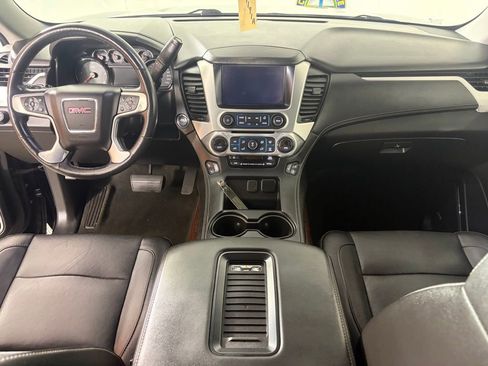 Used 2017 GMC Yukon SLT AWD/4WD image 6