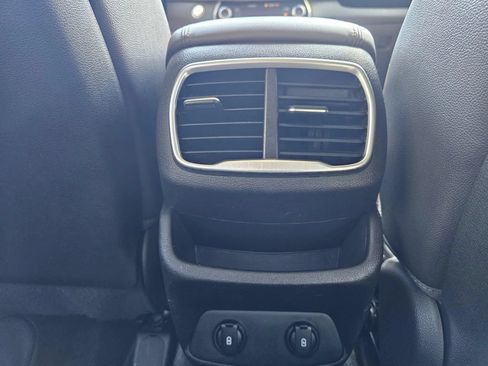 Used 2019 Hyundai Santa Fe Limited AWD/4WD image 18