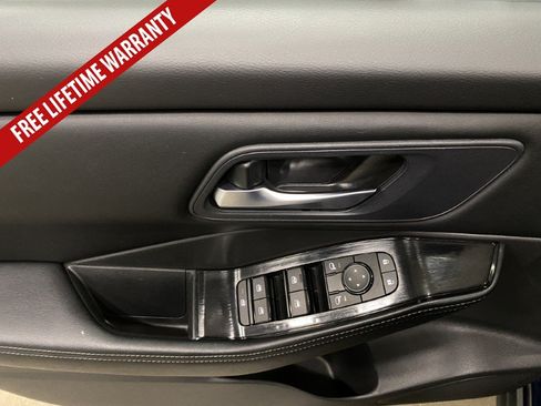 Used 2025 Nissan Rogue SV AWD/4WD image 26