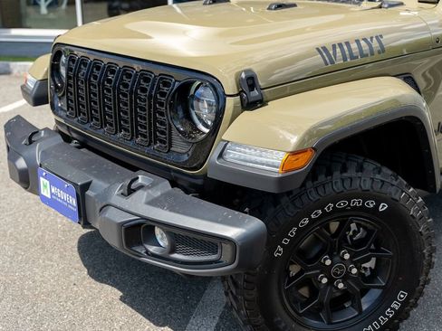 Used 2026 Jeep Gladiator Sport AWD/4WD image 8