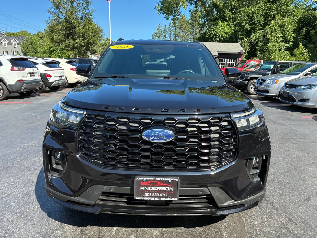 Used 2025 Ford Explorer ST-Line AWD/4WD image 4