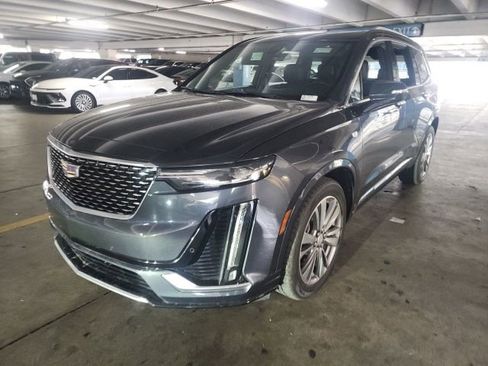 Used 2021 Cadillac XT6 Premium Luxury FWD image 4