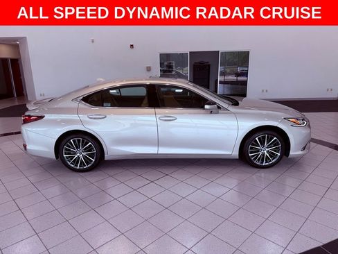 Used 2025 Lexus ES 300h w/ Premium Package FWD image 8