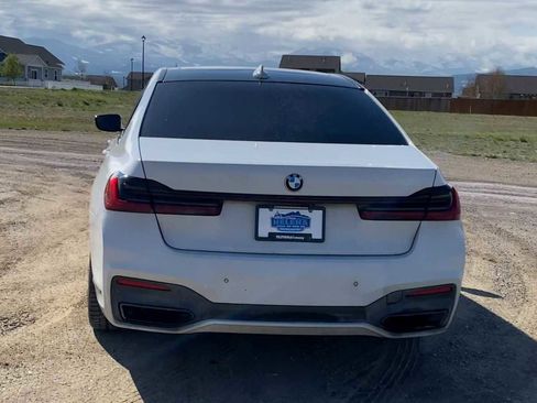 Used 2021 BMW 750i xDrive w/ Luxury Rear Seating Package AWD/4WD image 7