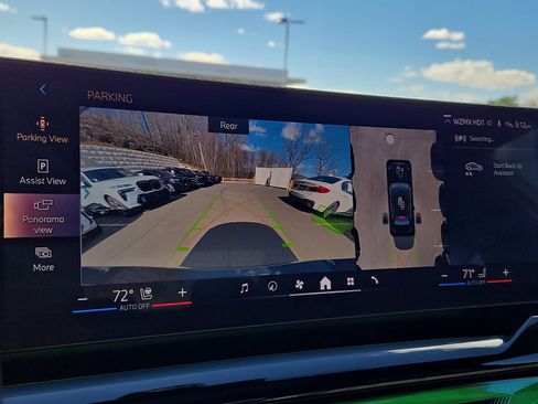 Used 2024 BMW i5 eDrive40i w/ Premium Package image 19