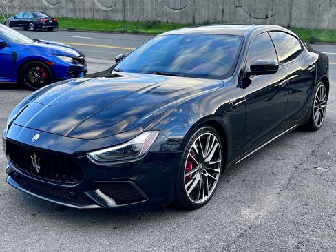 Used 2022 Maserati Ghibli Trofeo image 9