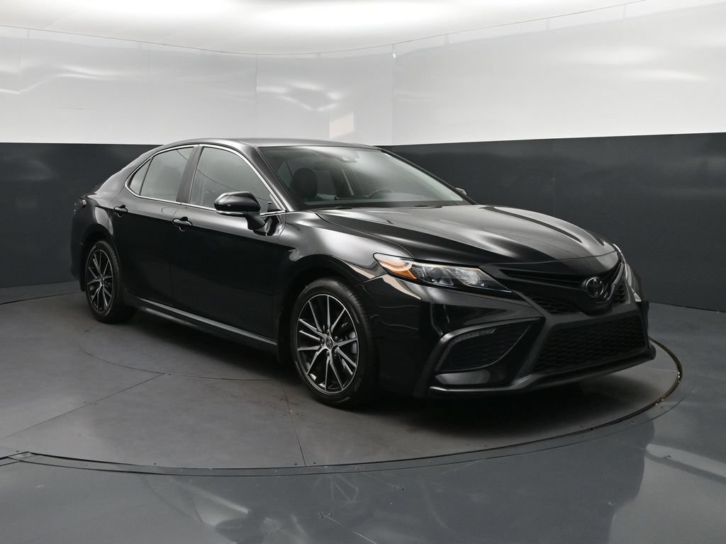 Used 2023 Toyota Camry SE FWD image 9