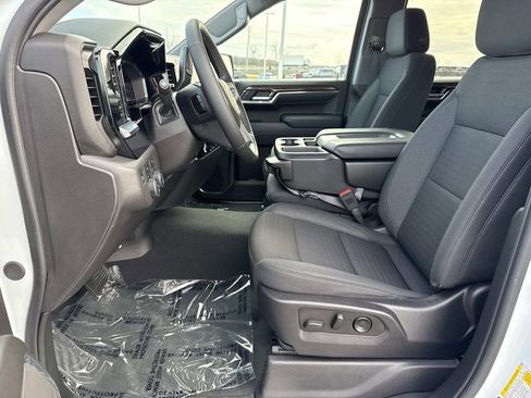 Used 2024 Chevrolet Silverado 1500 LT AWD/4WD image 25