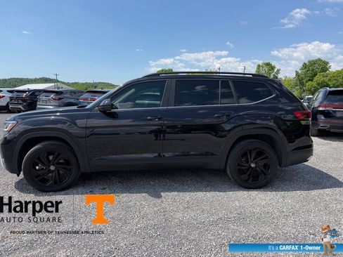 Used 2023 Volkswagen Atlas SE w/ Panoramic Sunroof Package image 2