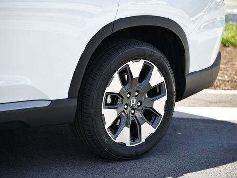 New 2026 Honda Pilot Touring image 7