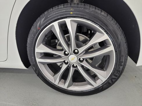 Used 2024 Chevrolet Malibu LT FWD image 11