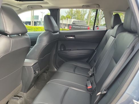 Used 2023 Toyota Corolla Cross XLE w/ Convenience Package FWD image 12