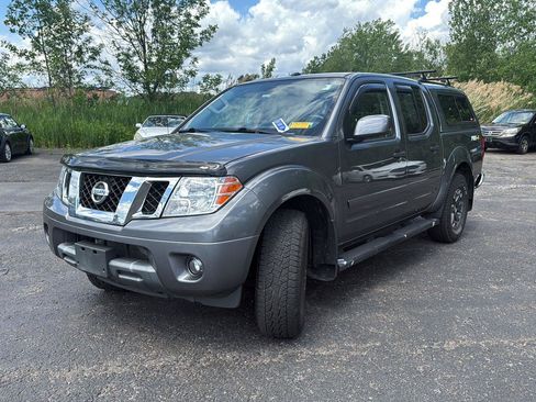Used 2019 Nissan Frontier PRO-4X AWD/4WD image 2