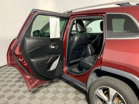 Used 2020 Jeep Cherokee Limited AWD/4WD image 28