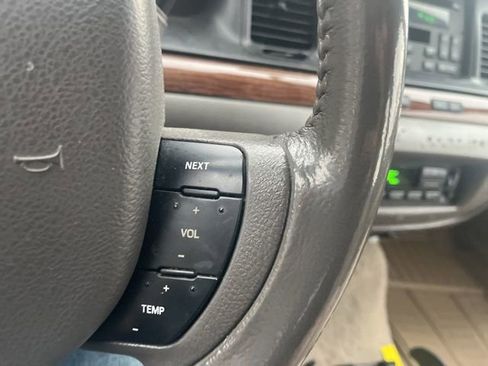 Used 2008 Ford Crown Victoria LX image 21