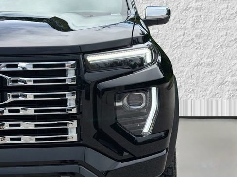 Used 2025 GMC Canyon Denali AWD/4WD image 9