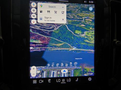 Used 2024 Volvo XC60 B5 Core w/ Protection Package Premier image 4