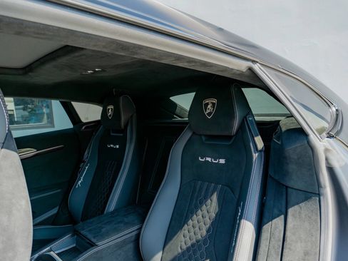 Used 2024 Lamborghini Urus Performante AWD/4WD image 11