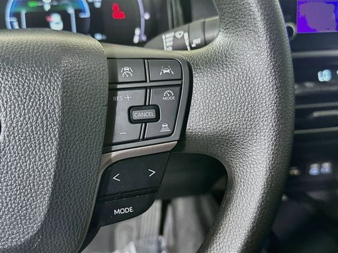 Used 2025 Toyota Camry LE FWD image 17