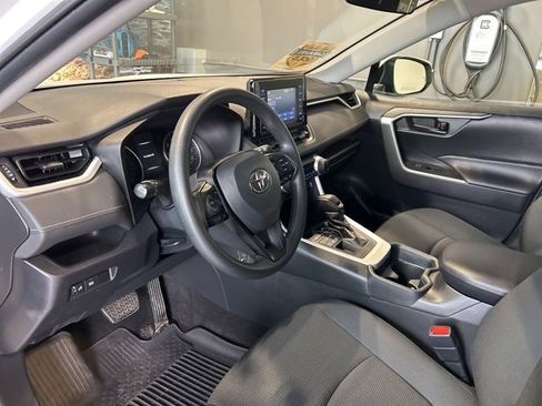 Used 2019 Toyota RAV4 LE image 42