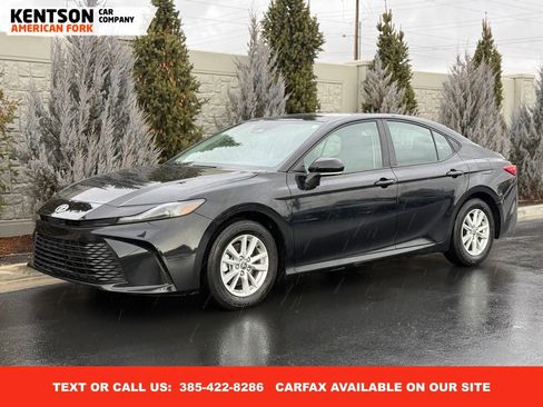 Used 2025 Toyota Camry LE image 1