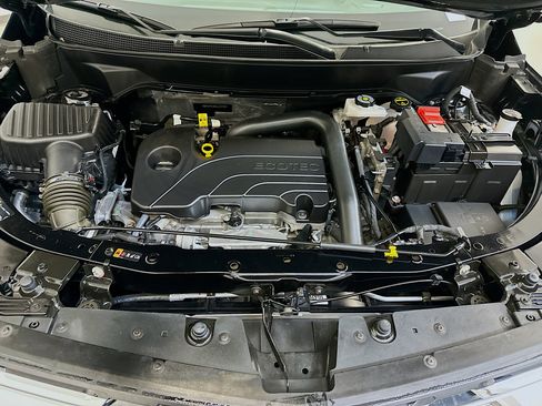 Used 2025 Chevrolet Equinox LT w/ Convenience Package II image 35