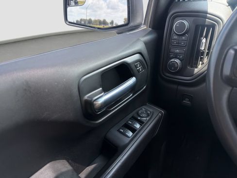 Used 2021 Chevrolet Silverado 1500 Custom Trail Boss AWD/4WD image 12