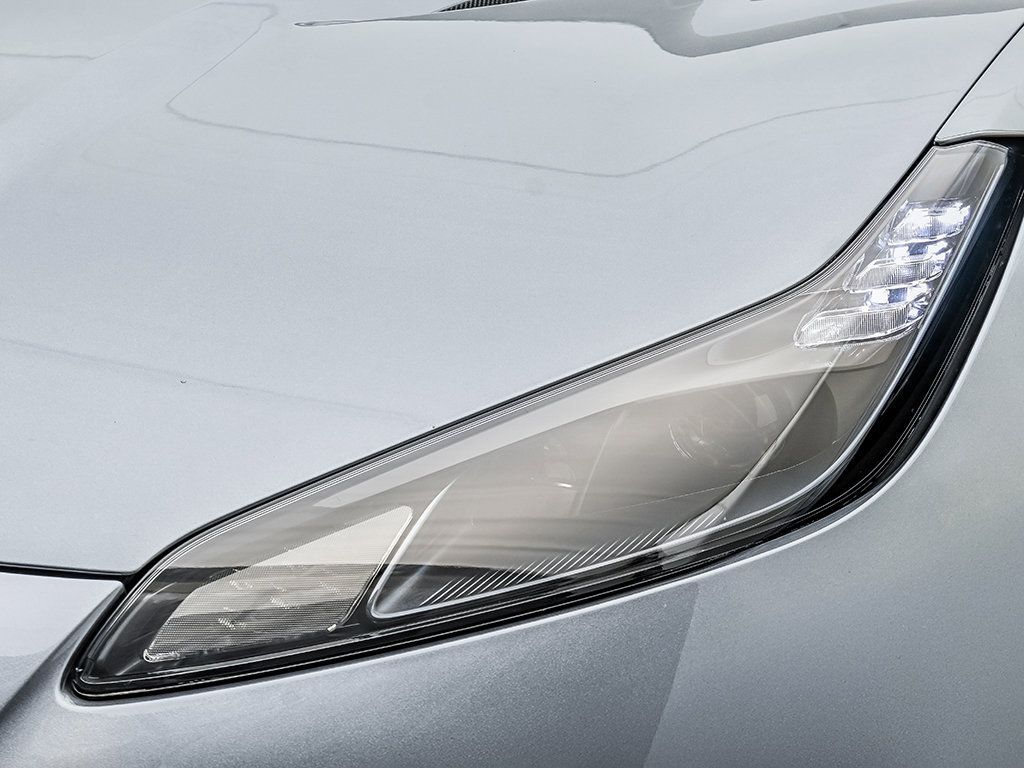 Certified 2019 Ferrari Portofino RWD image 24