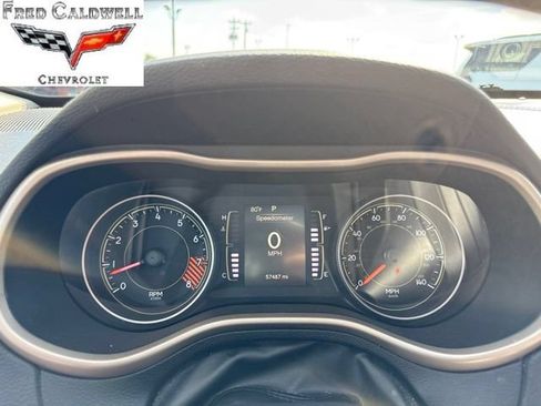 Used 2015 Jeep Cherokee Latitude w/ Comfort/Convenience Group AWD/4WD image 8