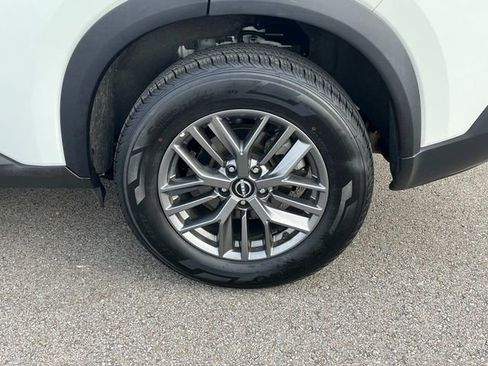 Used 2023 Nissan Rogue S image 15