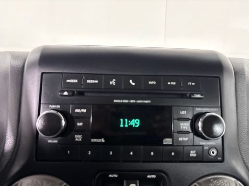 Used 2018 Jeep Wrangler Unlimited Sport S AWD/4WD image 16