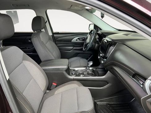 Used 2021 Chevrolet Traverse LT image 13
