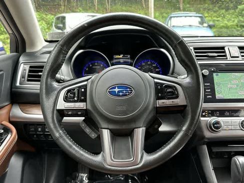 Used 2017 Subaru Outback 2.5i Touring w/ Popular Package #5A AWD/4WD image 8