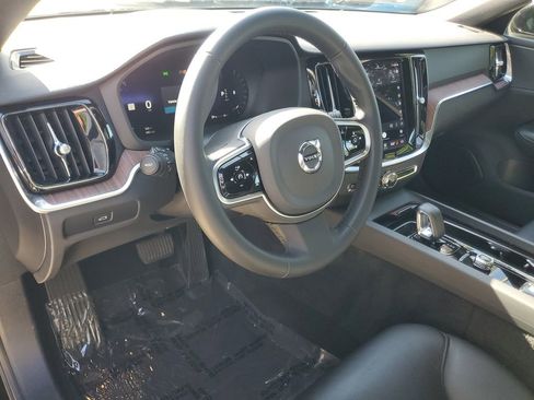 Used 2023 Volvo S60 B5 Plus FWD image 17