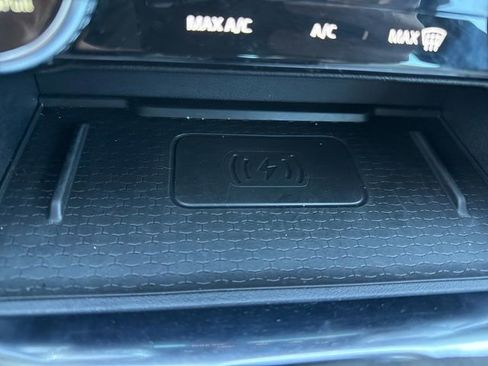 Used 2021 Jaguar XF R-Dynamic SE image 29