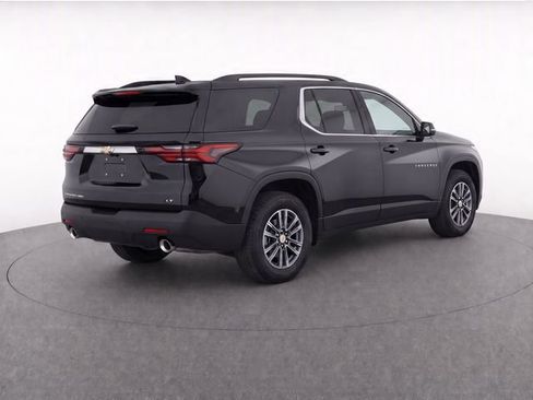 Used 2023 Chevrolet Traverse LT AWD/4WD image 4
