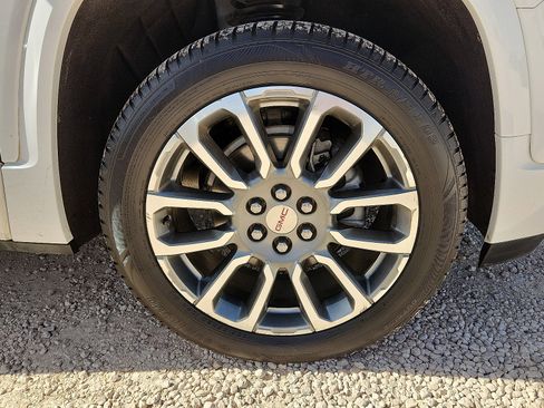 Used 2023 GMC Acadia Denali FWD image 7