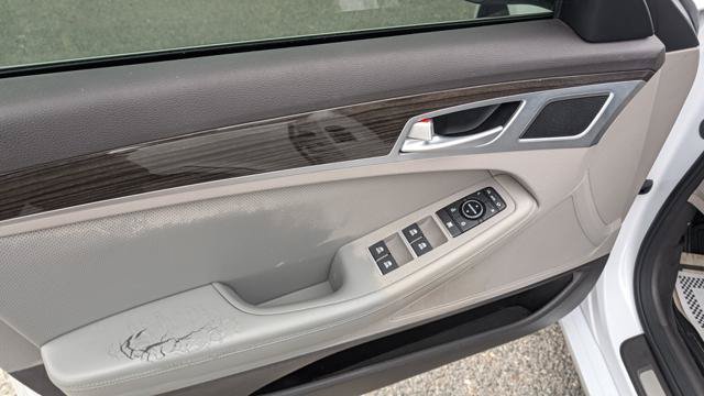 Used 2015 Hyundai Genesis 3.8 RWD image 33