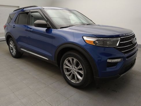 Used 2023 Ford Explorer XLT w/ Equipment Group 202A AWD/4WD image 11
