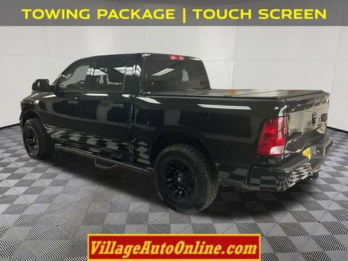 Used 2017 RAM 1500 4x4 Crew Cab image 2