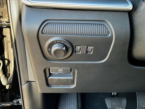 New 2026 Jeep Grand Wagoneer L Limited AWD/4WD image 35