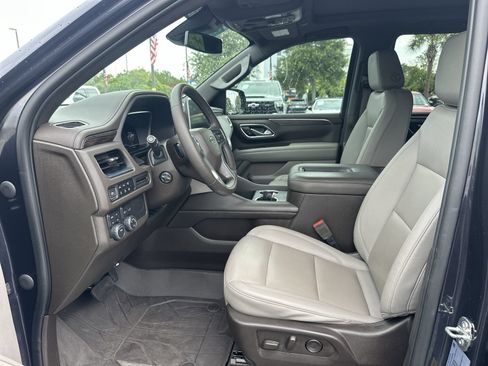Used 2023 Chevrolet Tahoe Z71 w/ Luxury Package AWD/4WD image 16