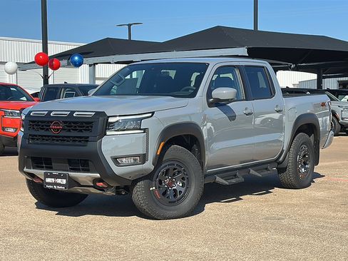 New 2026 Nissan Frontier PRO-4X w/ Pro-4x Convenience Package image 2